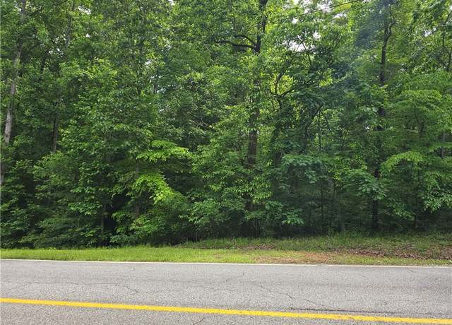 Property at 326 Chickasaw Dr, Westminster, SC 29693