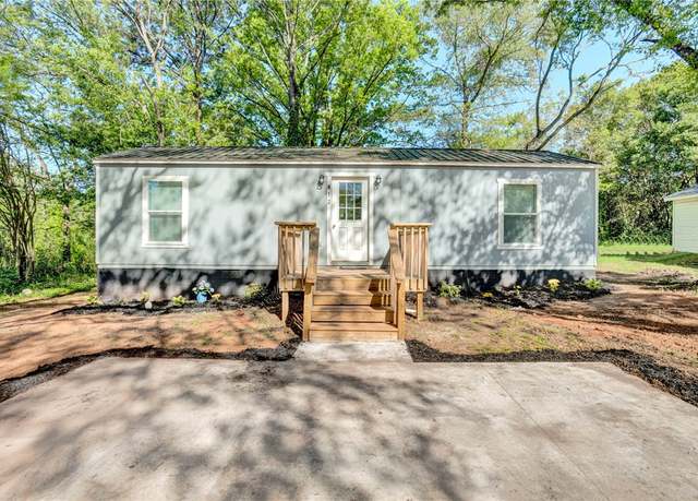 Property at 612 Martha Dr, Anderson, SC 29624, 2 beds, 1 bath