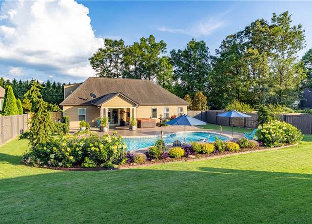 Property at 2444 Poole Rd, Greer, SC 29650, 3 beds, 2 baths