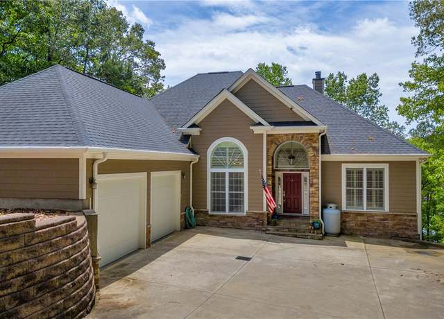 Property at 117 W Waters Edge Ln, West Union, SC 29696, 4 beds, 3.5 baths
