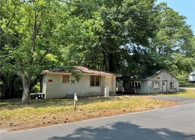 Property at 205 Oak Dr, Belton, SC 29627, 2 beds, 1 bath