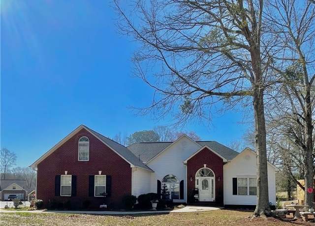 Property at 191 Amberwood Dr, Anderson, SC 29621, 4 beds, 3 baths