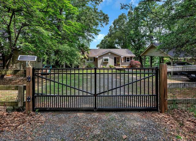 Property at 1212 Sunset Ln, Anderson, SC 29626, 3 beds, 2 baths