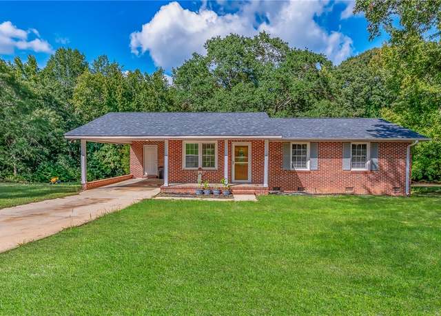 Property at 220 Bluefield Rd, Starr, SC 29684, 3 beds, 1.5 baths