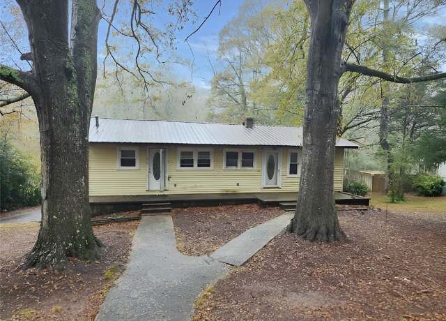 Property at 409 Simpson St, Westminster, SC 29693, 3 beds, 2 baths