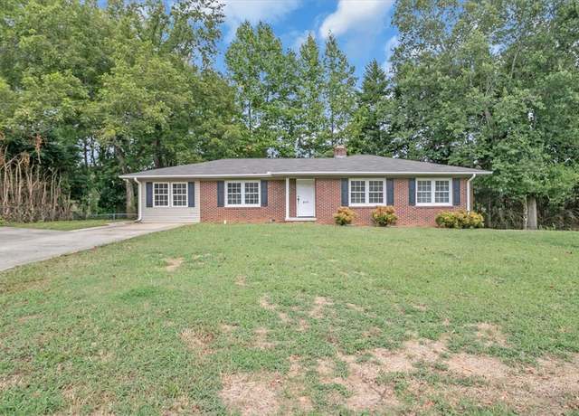 Property at 207 Forest Dr, Easley, SC 29642, 3 beds, 2 baths