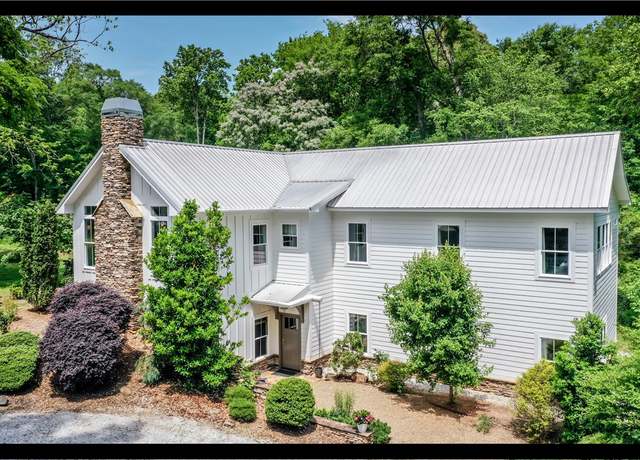 Property at 224 Edgewood Dr, Seneca, SC 29678, 3 beds, 3 baths