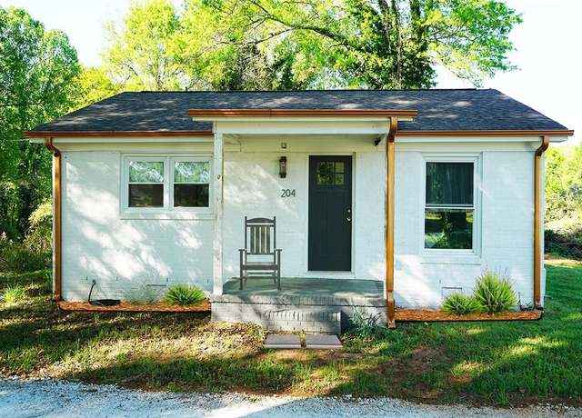 Property at 204 South Broad St, Westminster, SC 29693, 2 beds, 1 bath