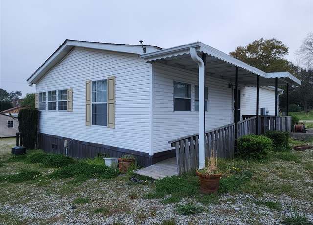 Property at 607 Black Snake Rd, Easley, SC 29640, 4 beds, 1 bath
