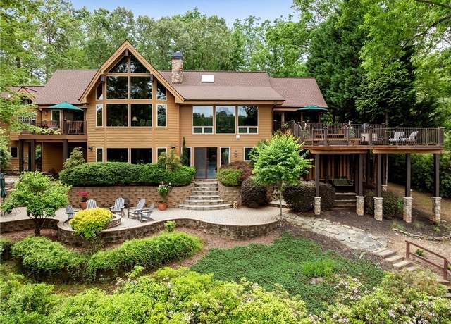 Property at 673 Lake Breeze Ln, Salem, SC 29676, 4 beds, 3.5 baths