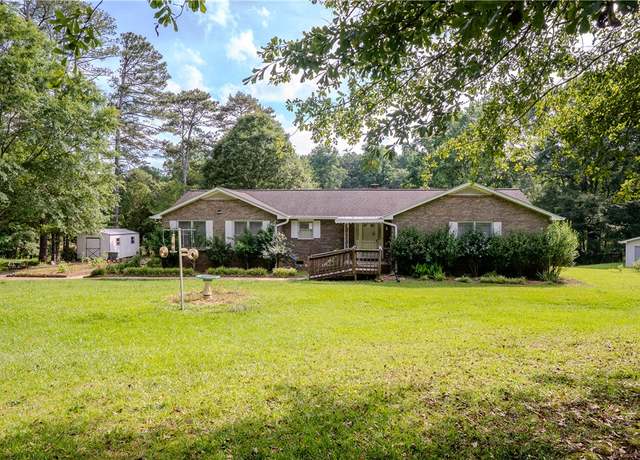 Property at 148 Angie Dr, Anderson, SC 29624, 3 beds, 2.5 baths