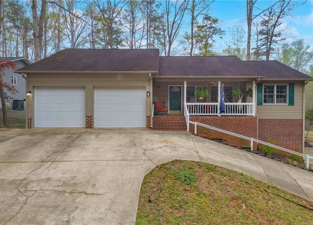 Property at 207 N Hogan Dr, Westminster, SC 29693, 3 beds, 3 baths