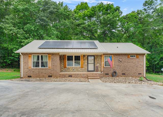 Property at 5117 Davis Cir, Anderson, SC 29625, 3 beds, 2 baths