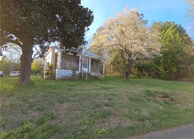 Property at 248 Crystal Ln, Pickens, SC 29671, 2 beds, 1 bath