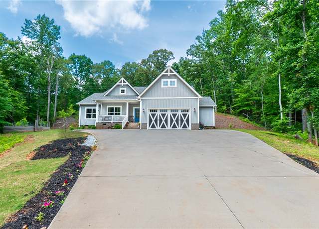 Property at 1019 Glen Rd, Seneca, SC 29672, 4 beds, 3 baths