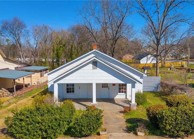 Property at 731 E Main St, Seneca, SC 29678, 3 beds, 2 baths