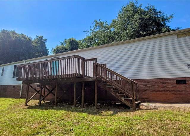 Property at 106 Walker Way Dr, Seneca, SC 29672, 3 beds, 2 baths