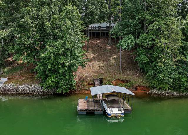 Property at 313 Lakeview Dr, Townville, SC 29689, 3 beds, 2 baths