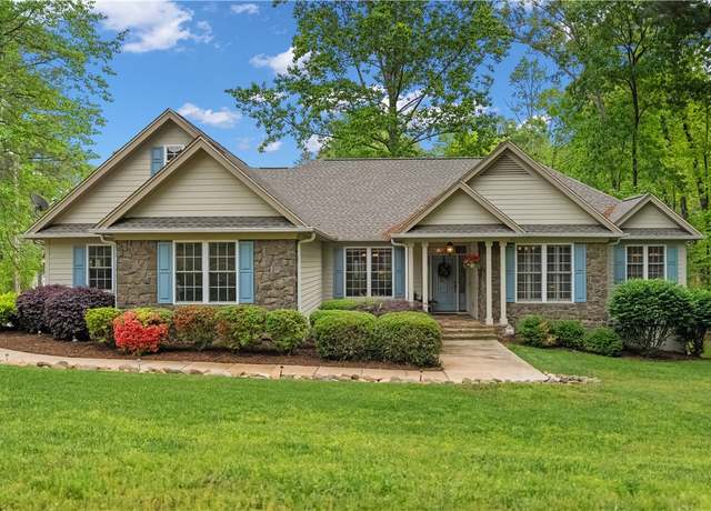 Property at 700 Island Pine Dr, Seneca, SC 29672, 4 beds, 3 baths