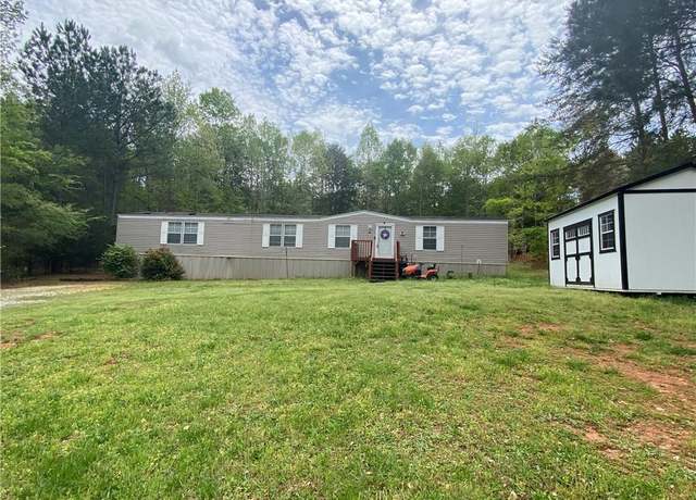 Property at 102 Cortland Ln, Anderson, SC 29625, 3 beds, 2 baths