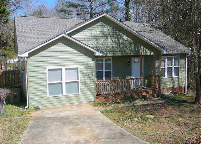 Property at 215 Maple Dr, Anderson, SC 29621, 3 beds, 2 baths