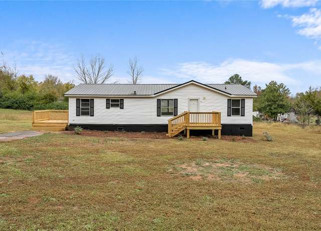 Property at 219A Williams Rd, Anderson, SC 29626, 3 beds, 2 baths