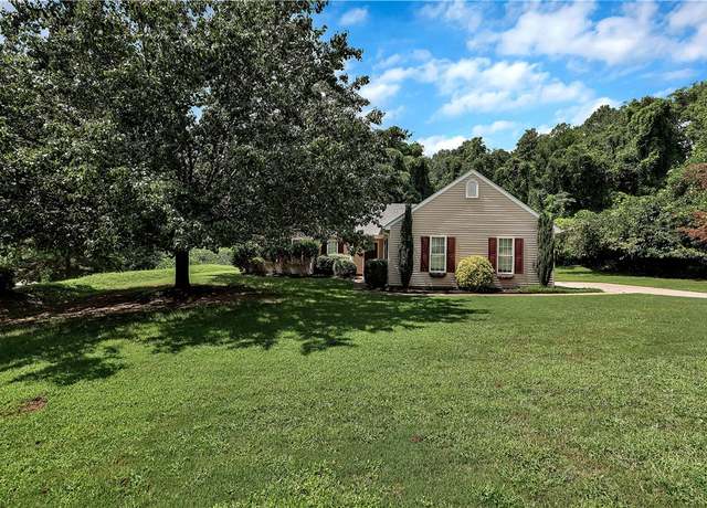 Property at 106 Tall Willow Dr, Seneca, SC 29672, 3 beds, 2 baths