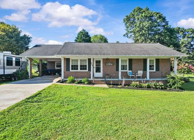 Property at 734 Tanglewood Dr, Seneca, SC 29672, 3 beds, 1.5 baths