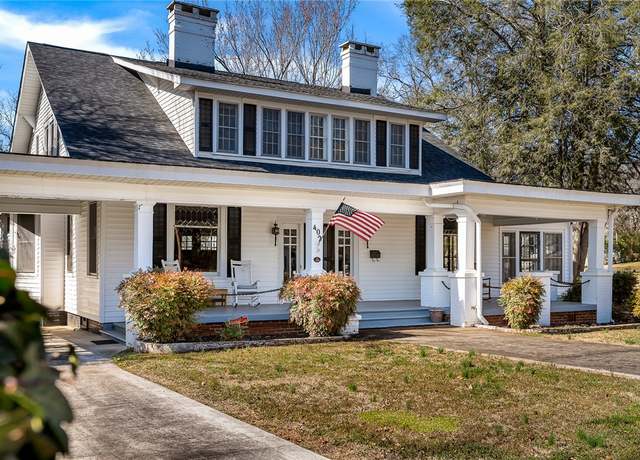 Property at 402 Retreat St, Westminster, SC 29693, 5 beds, 3 baths