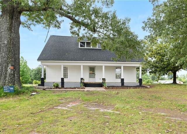 Property at 701 S Townville St, Seneca, SC 29678, 2 beds, 2 baths