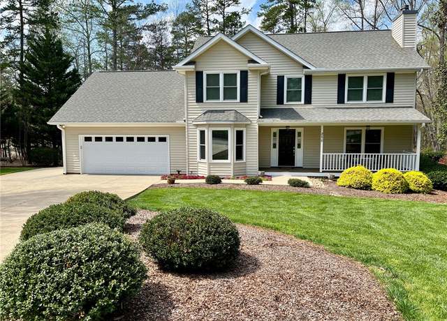 Property at 210 Wakefield Dr, Seneca, SC 29678, 4 beds, 2.5 baths