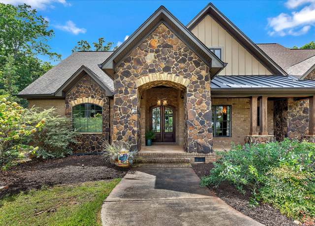 Property at 385 New Hope Rd, Anderson, SC 29626, 4 beds, 3 baths