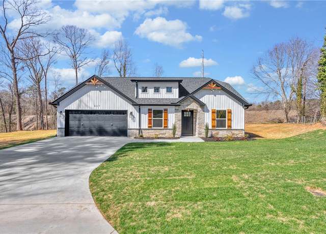 Property at 125 Dobbins Rd, Townville, SC 29689, 4 beds, 2 baths