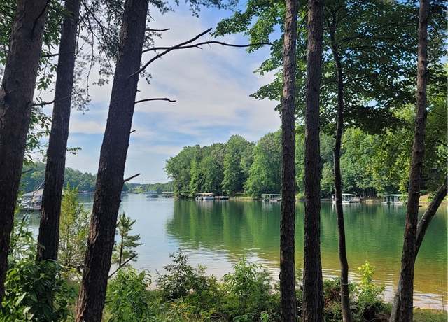 Property at 713 Bay Harbor Ln, Seneca, SC 29672