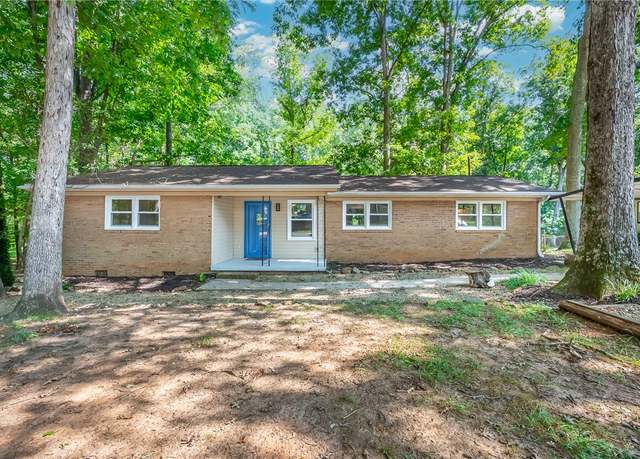 Property at 113 Anglewood Dr, Simpsonville, SC 29680, 3 beds, 2 baths