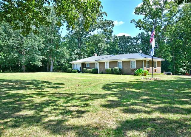 Property at 401 Phil Watson Rd, Anderson, SC 29625, 3 beds, 3 baths