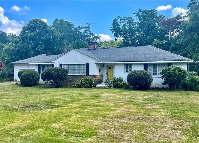 Property at 1106 Greenacres, Anderson, SC 29621, 3 beds, 2 baths
