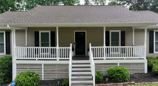 Photo of 15009 Beacon Ridge Dr, Seneca, SC 29678