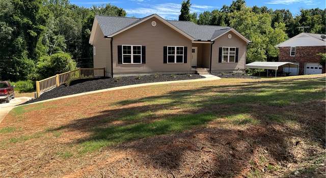 Photo of 100 Dogwood Dr, Belton, SC 29627