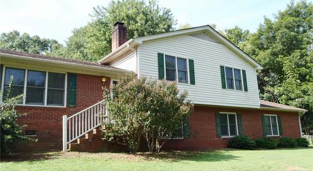 Photo of 525 Stagecoach Dr, Anderson, SC 29625