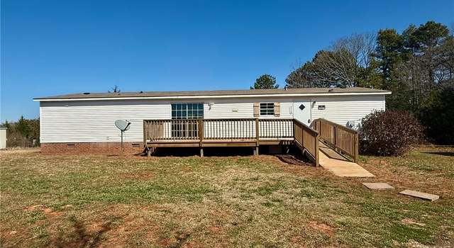 Photo of 215 Green Meadows Dr, Westminster, SC 29693