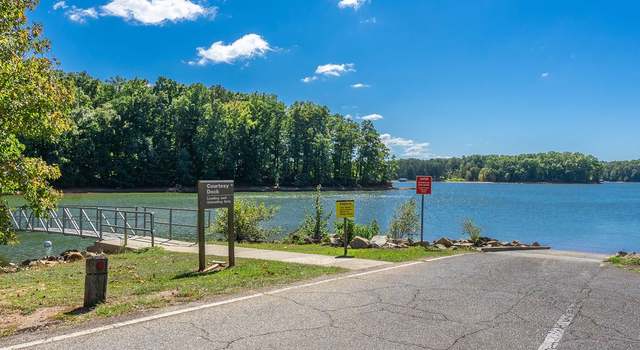 Photo of 305 Sweetbriar Trl, Westminster, SC 29693