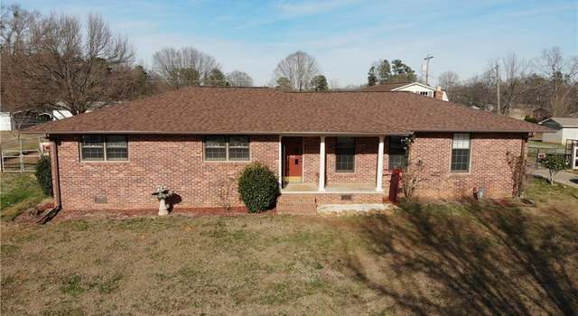 Photo of 213 Calhoun Rd, Belton, SC 29627