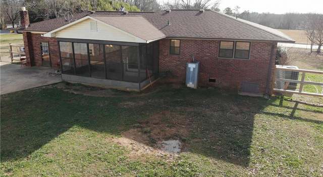 Photo of 213 Calhoun Rd, Belton, SC 29627