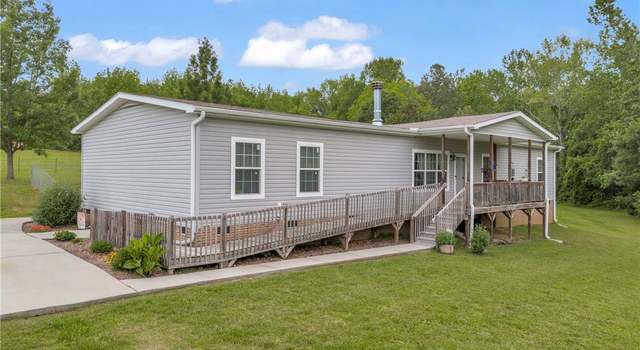 Photo of 950 Martin Rd, Starr, SC 29684