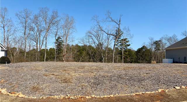 Photo of 110 Shelter Cove Dr, Seneca, SC 29672