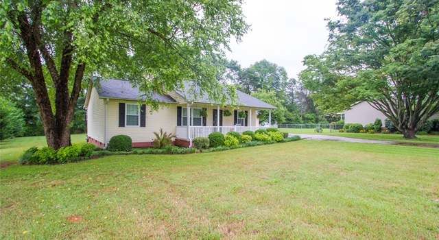 Photo of 1812 Old Pearman Dairy Rd, Anderson, SC 29625