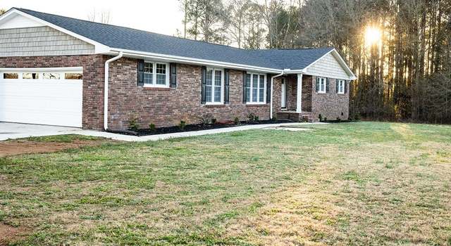 Photo of 208 Meadow Ct, Honea Path, SC 29654