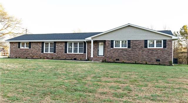 Photo of 208 Meadow Ct, Honea Path, SC 29654