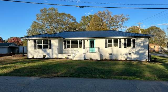 Photo of 300 W Poplar St, Iva, SC 29655